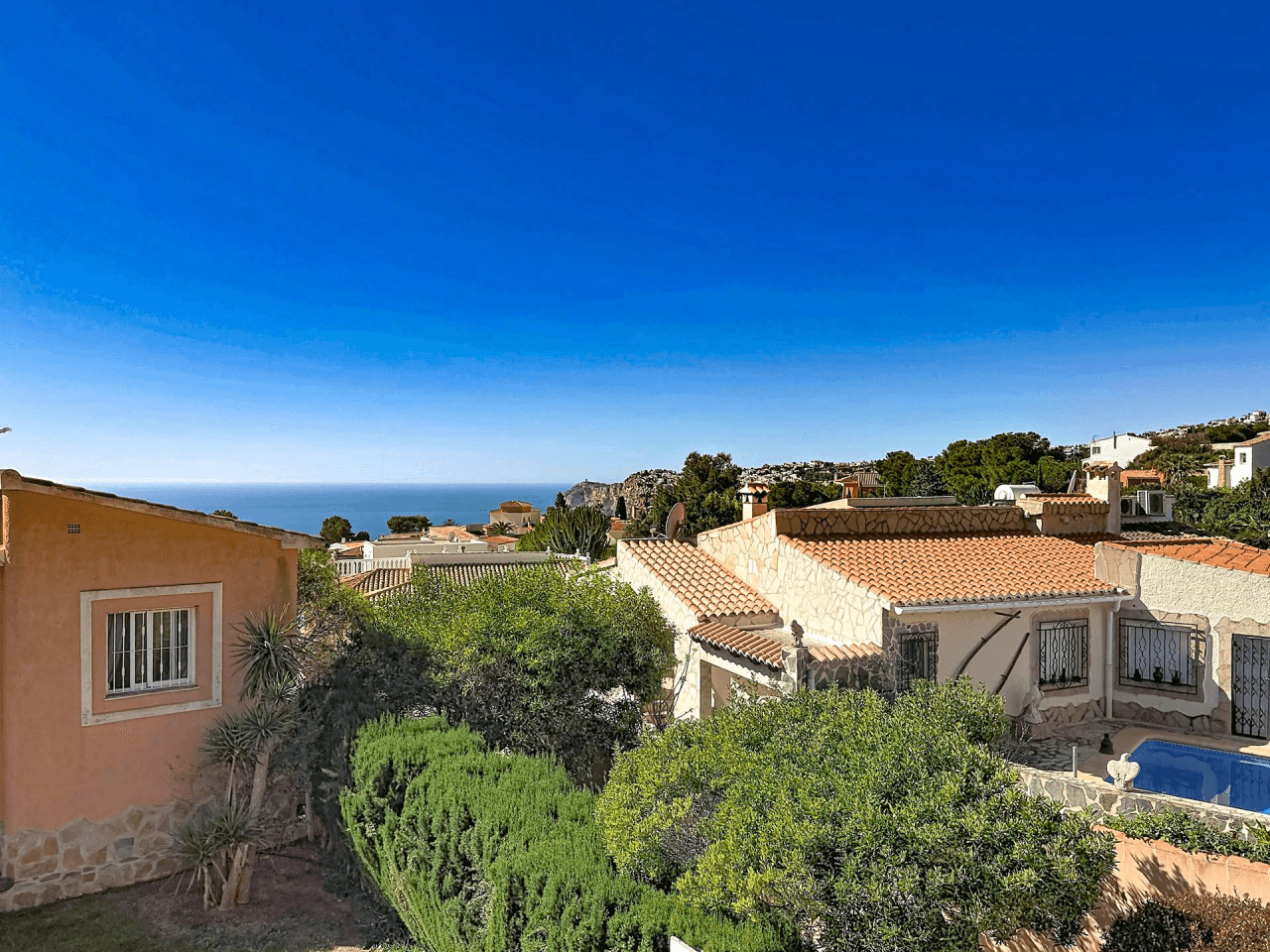 Cumbre del Sol appartement gerenoveerd met uitzicht op zee