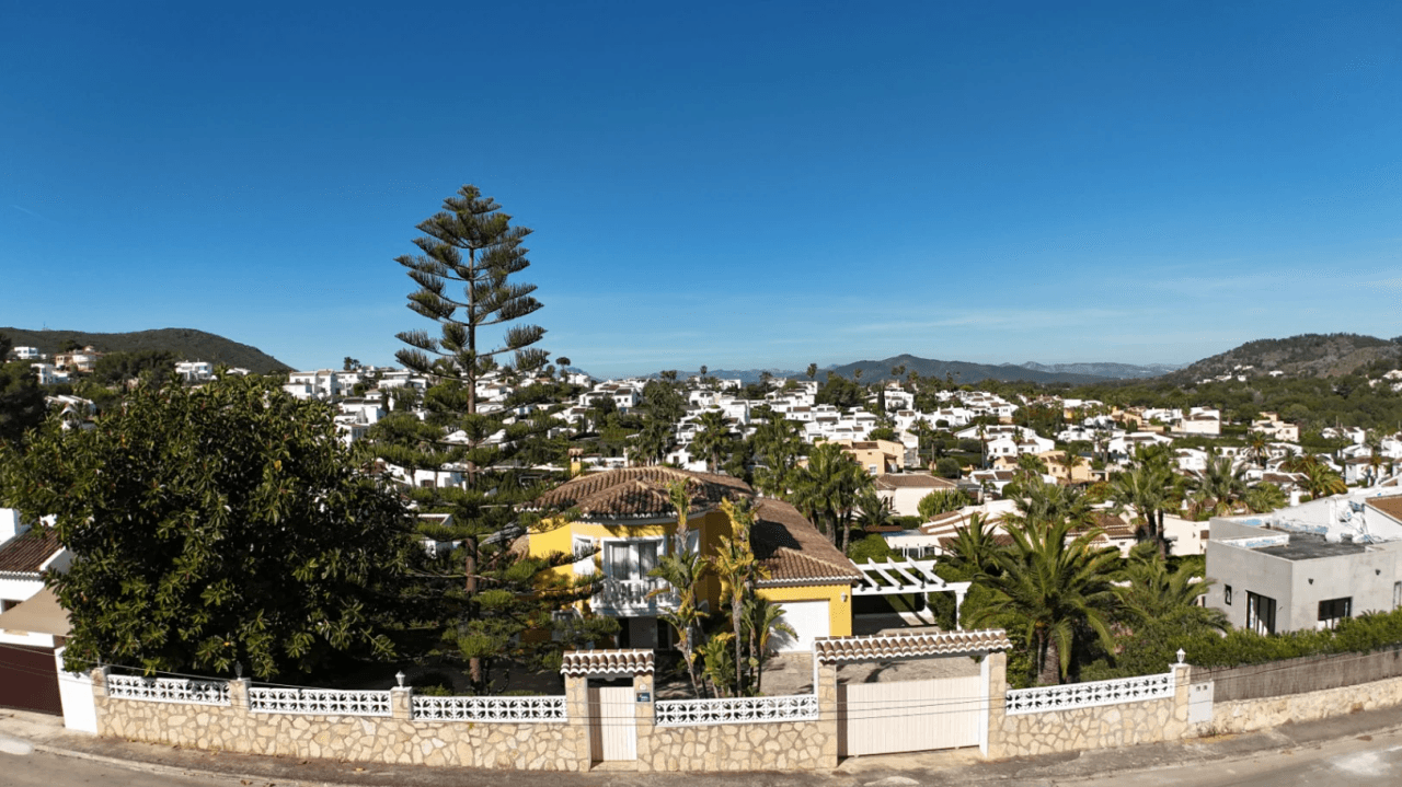 Terrain avec projet et permis à vendre à Pinosol - Javea
