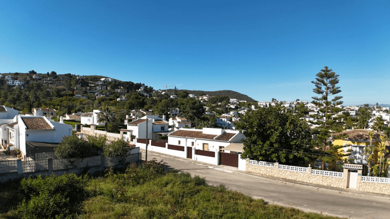 Terrain avec projet et permis à vendre à Pinosol - Javea