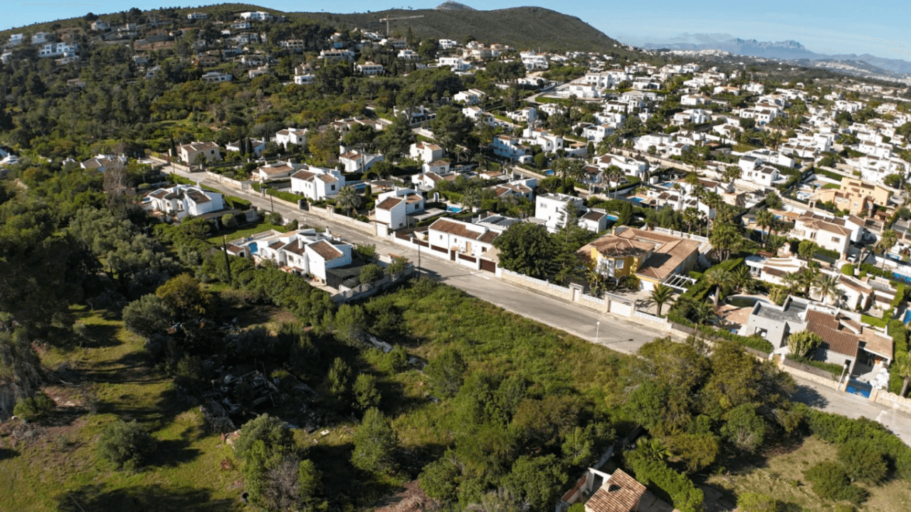 Terrain avec projet et permis à vendre à Pinosol - Javea