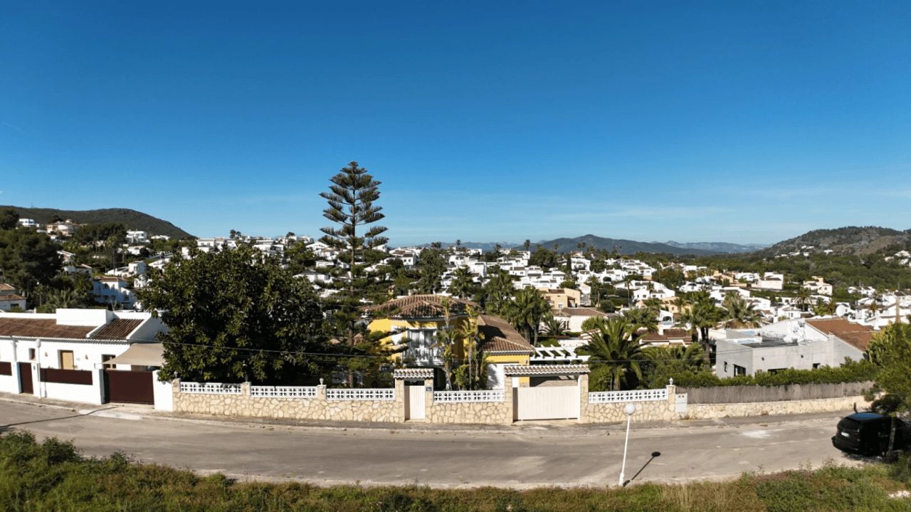 Terrain avec projet et permis à vendre à Pinosol - Javea