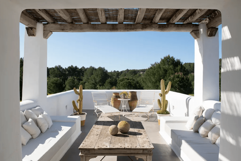 Arquitectura mediterránea vs estilo Ibiza villas