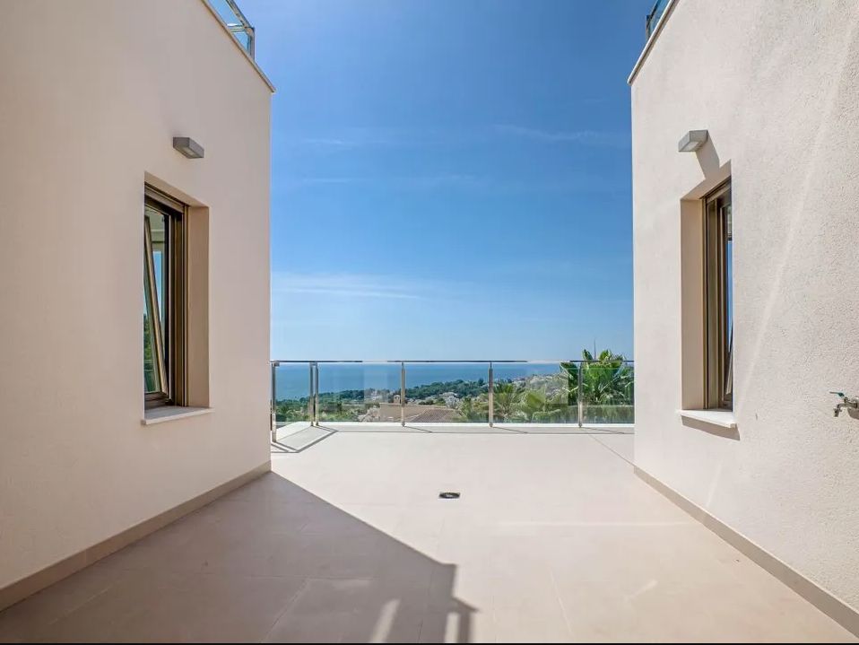 Moderne Villa im mediterranen Stil in der Urbanisation San Jaime Moraira