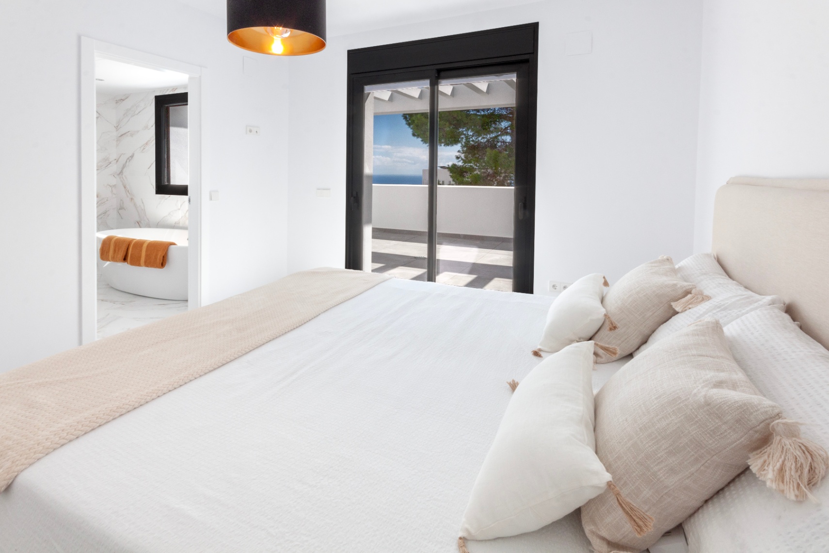 Renovierte Villa im Ibiza-Stil zum Verkauf in Balcón al Mar Javea, Costa Blanca