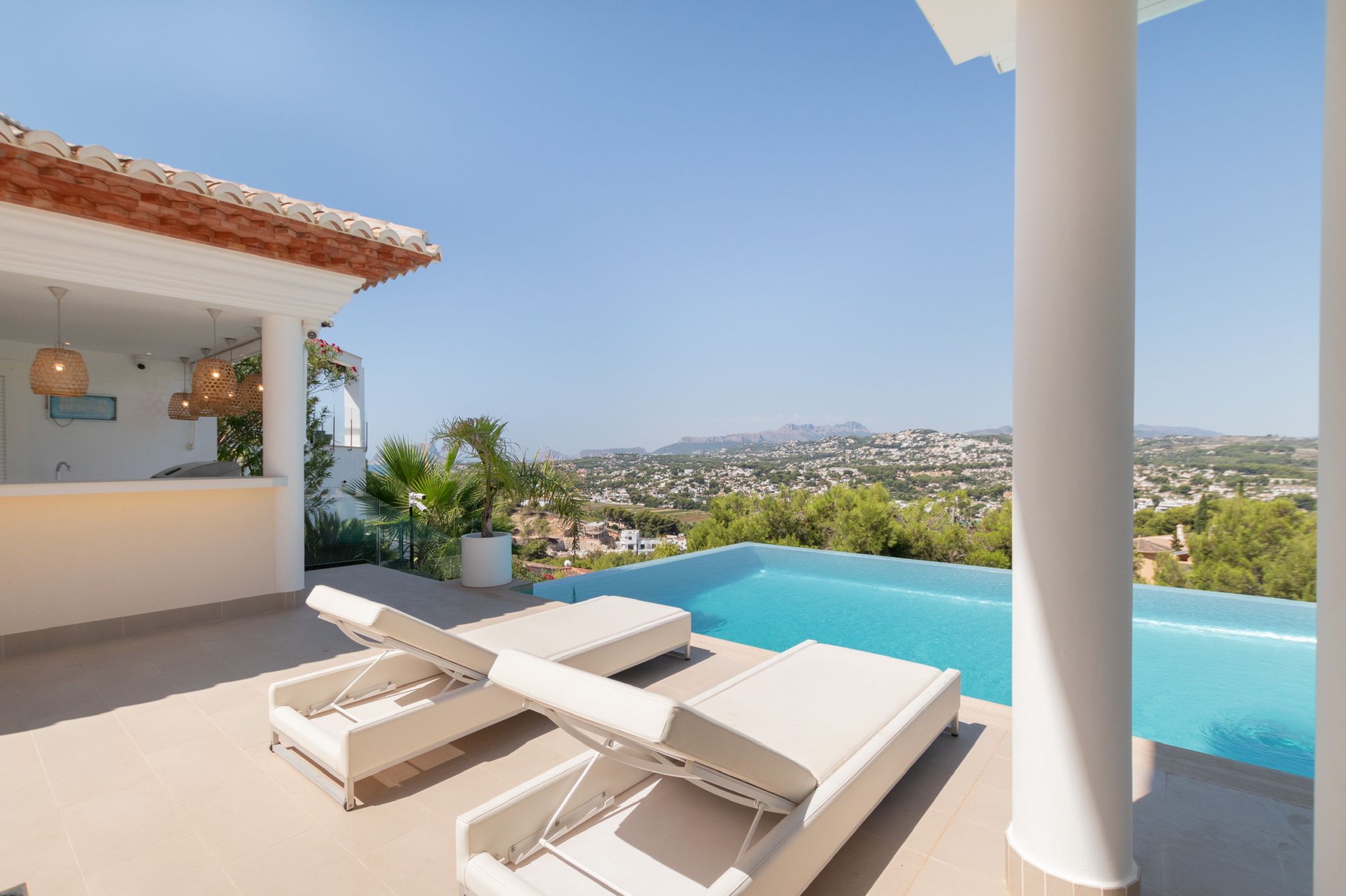 Luxury villa with sea views in Arnella Moraira
