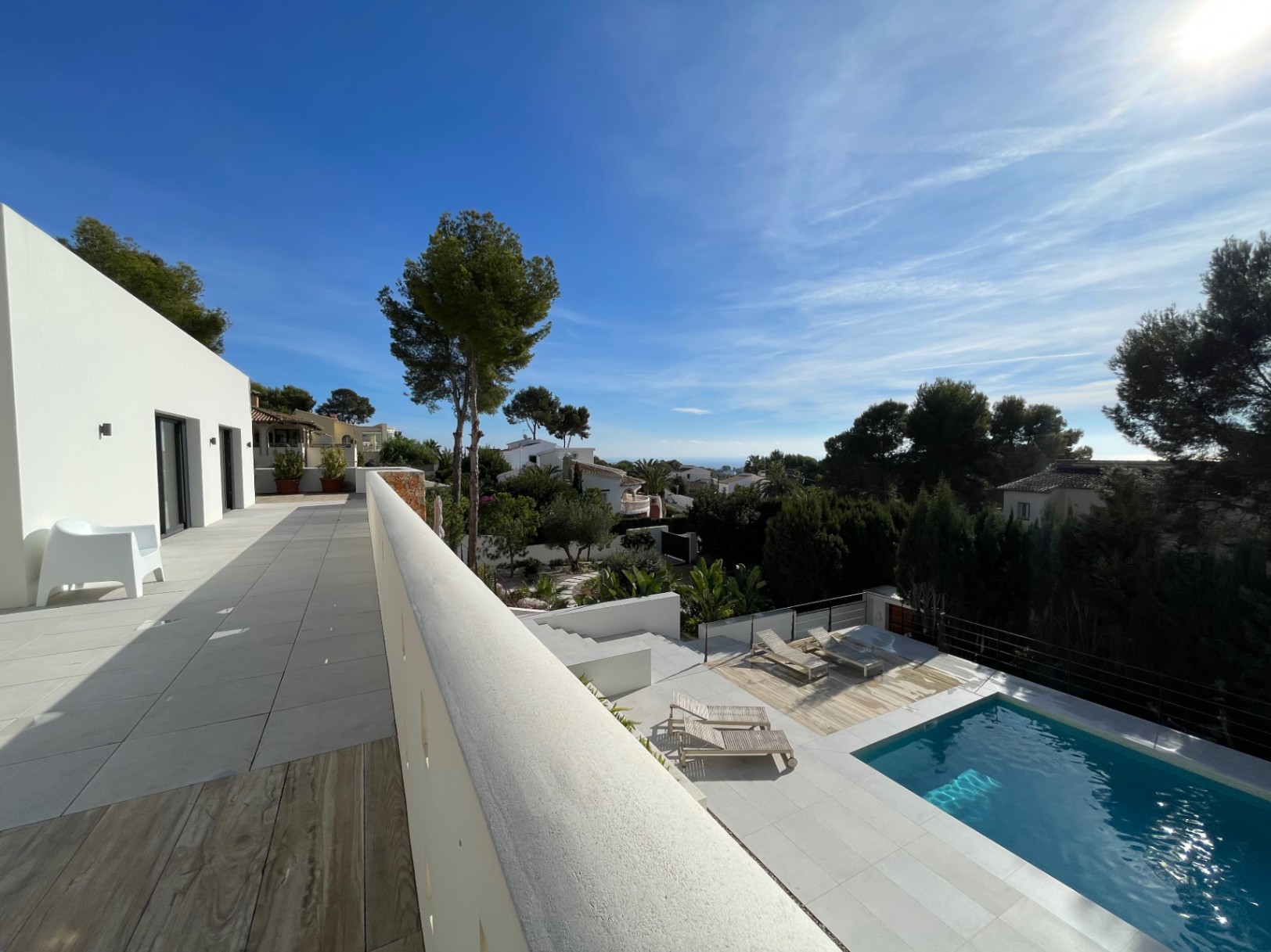Luxusvilla im Ibiza-Stil mit Meerblick in San Jaime Moraira