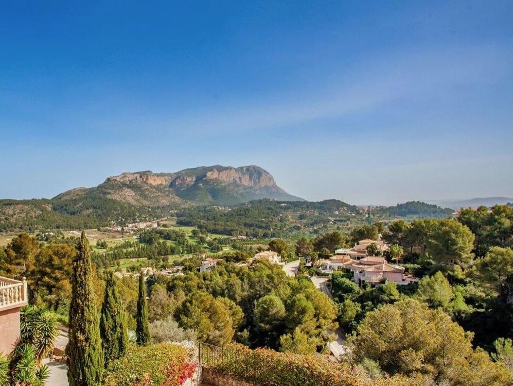 Nieuwbouw villa in Ibiza-stijl te koop in Monte Solana II Pedreguer, Costa Blanca