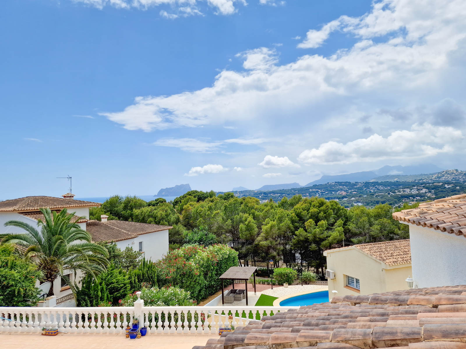 Chalet reformado en estilo Ibiza en venta en Moraira
