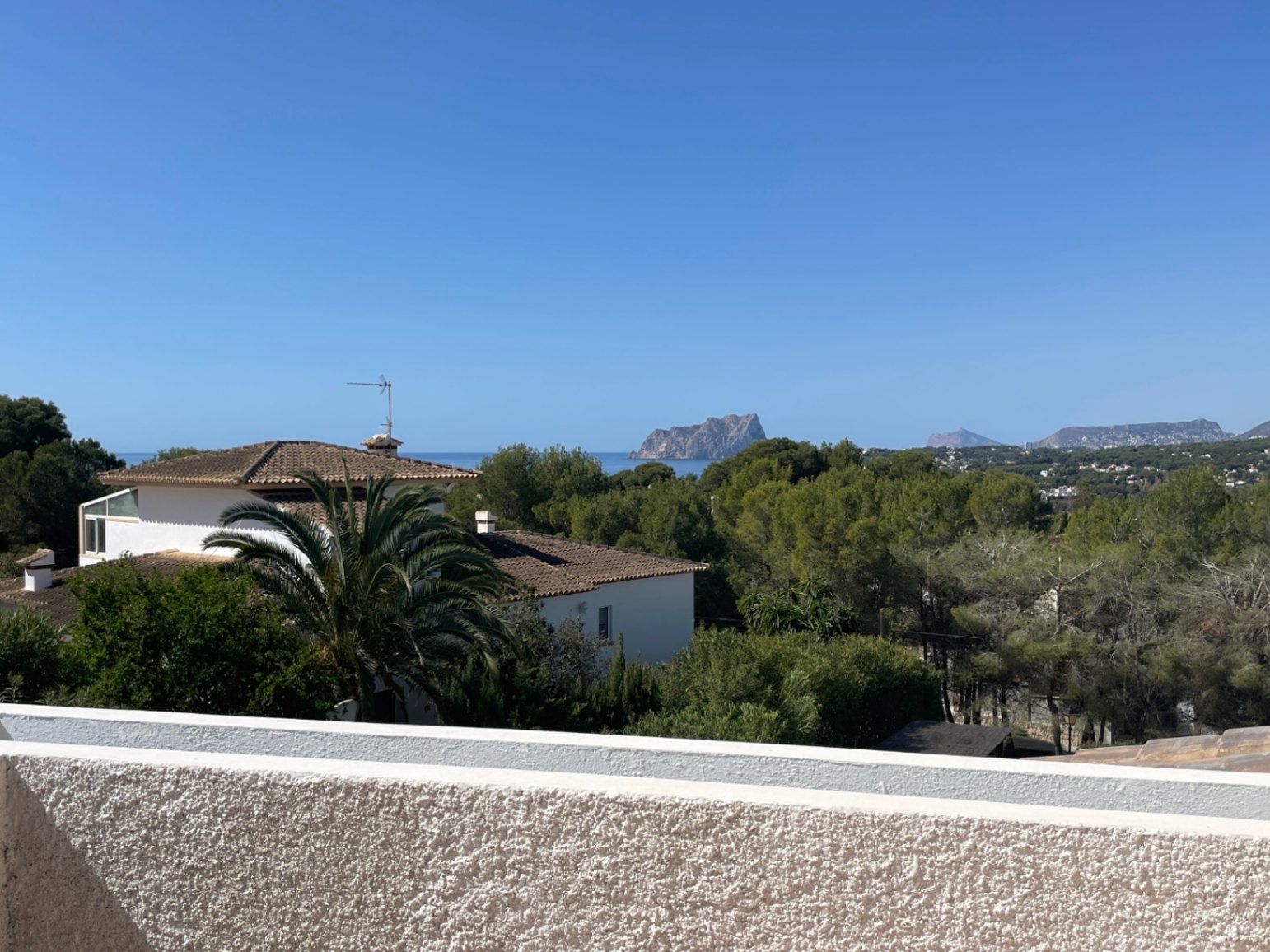 Villa rénovée de style Ibiza à vendre à Moraira