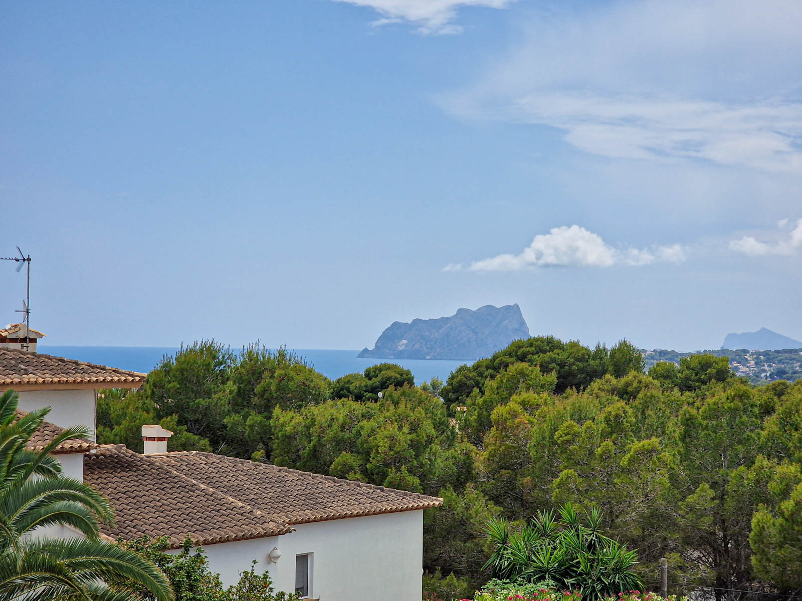 Renovated Ibiza-style villa for sale in Moraira