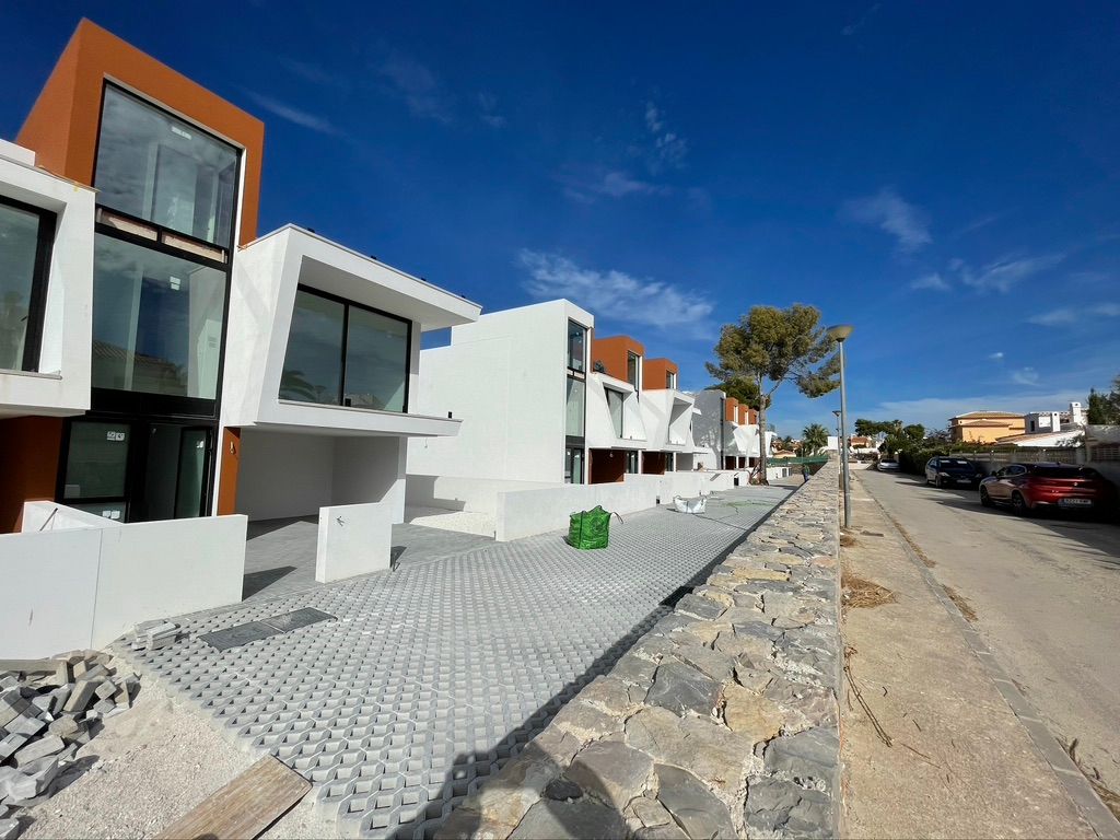 Nieuwbouw halfvrijstaande woning te koop in Marysol Park Calpe, Costa Blanca