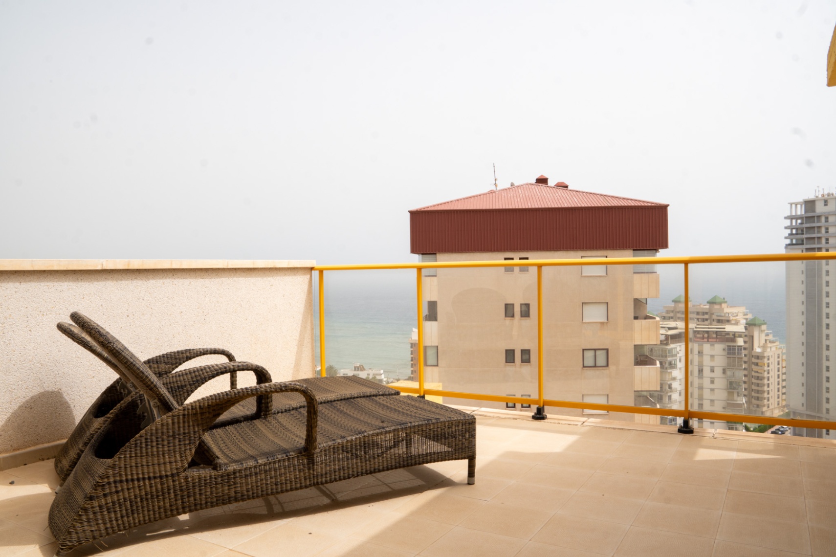 Duplex penthouse te koop in Ambar Beach Calpe, Costa Blanca