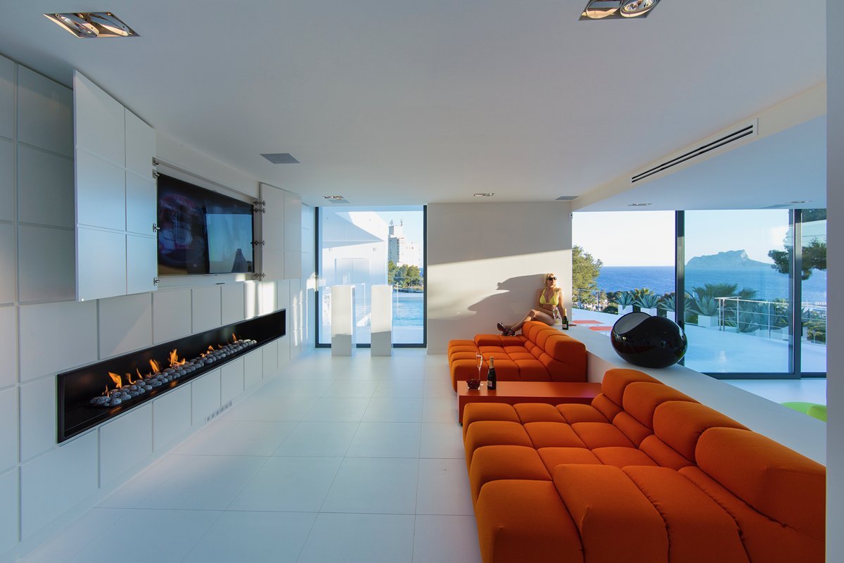 Moderne villa met zeezicht te koop in Moraira, Costa Blanca