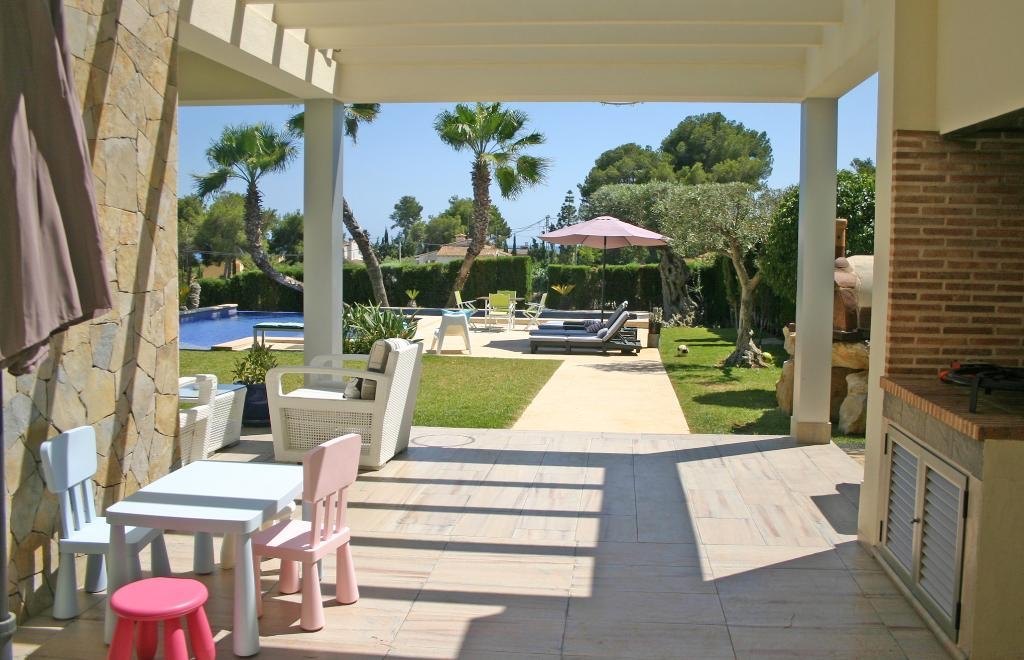 Villa met uitzicht op zee en toeristische vergunning in Cometa Moraira