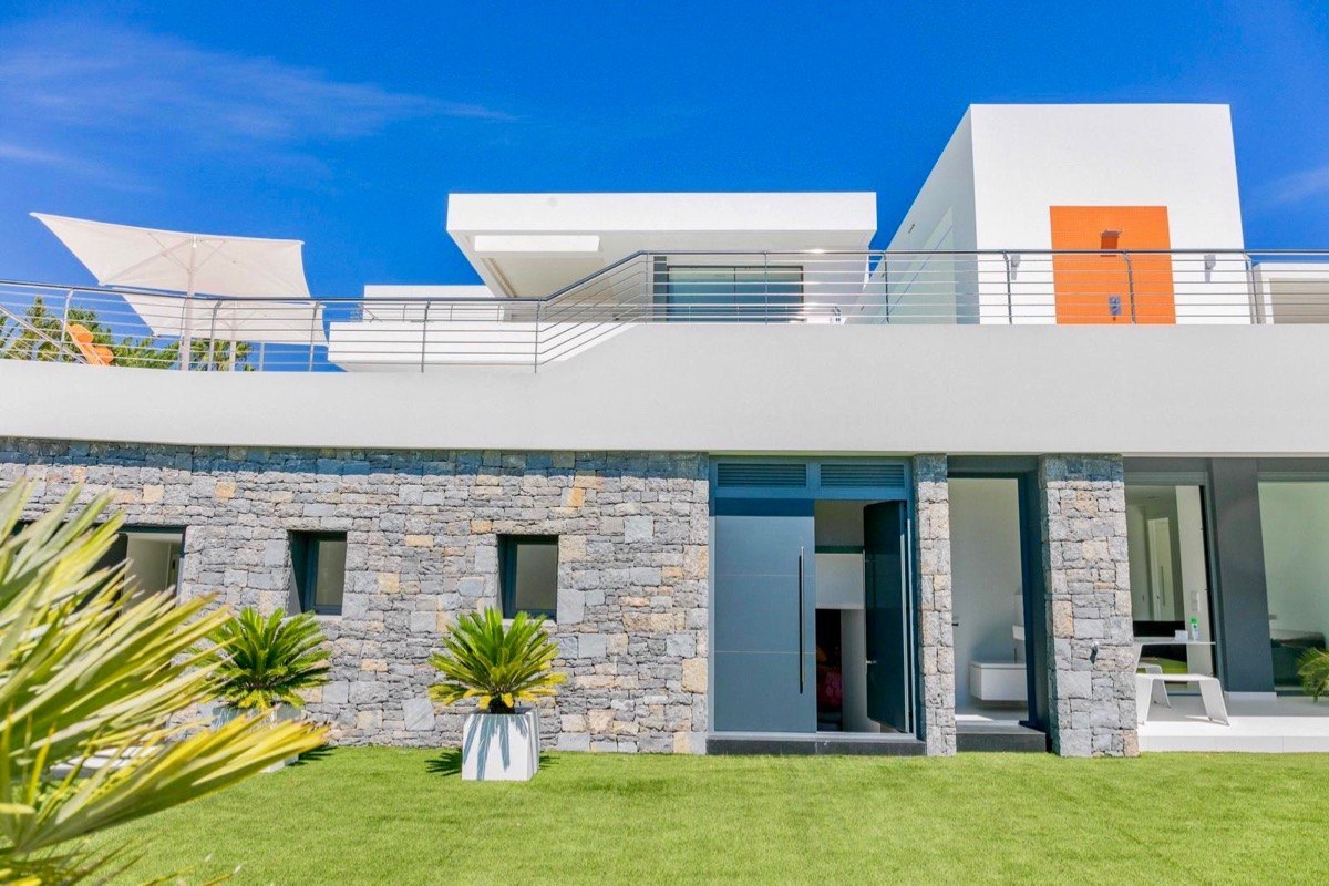 Modern villa with sea views for sale in Moraira, Costa Blanca