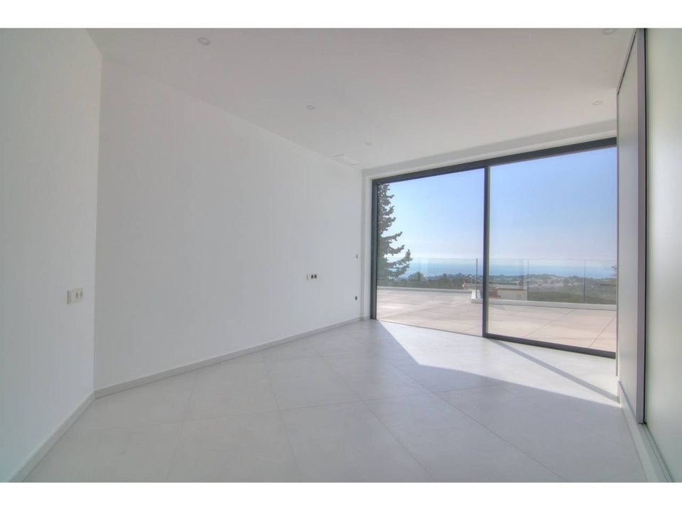 Villa moderna de obra nueva en venta en Benissa con vistas al mar en Raco de Galeno
