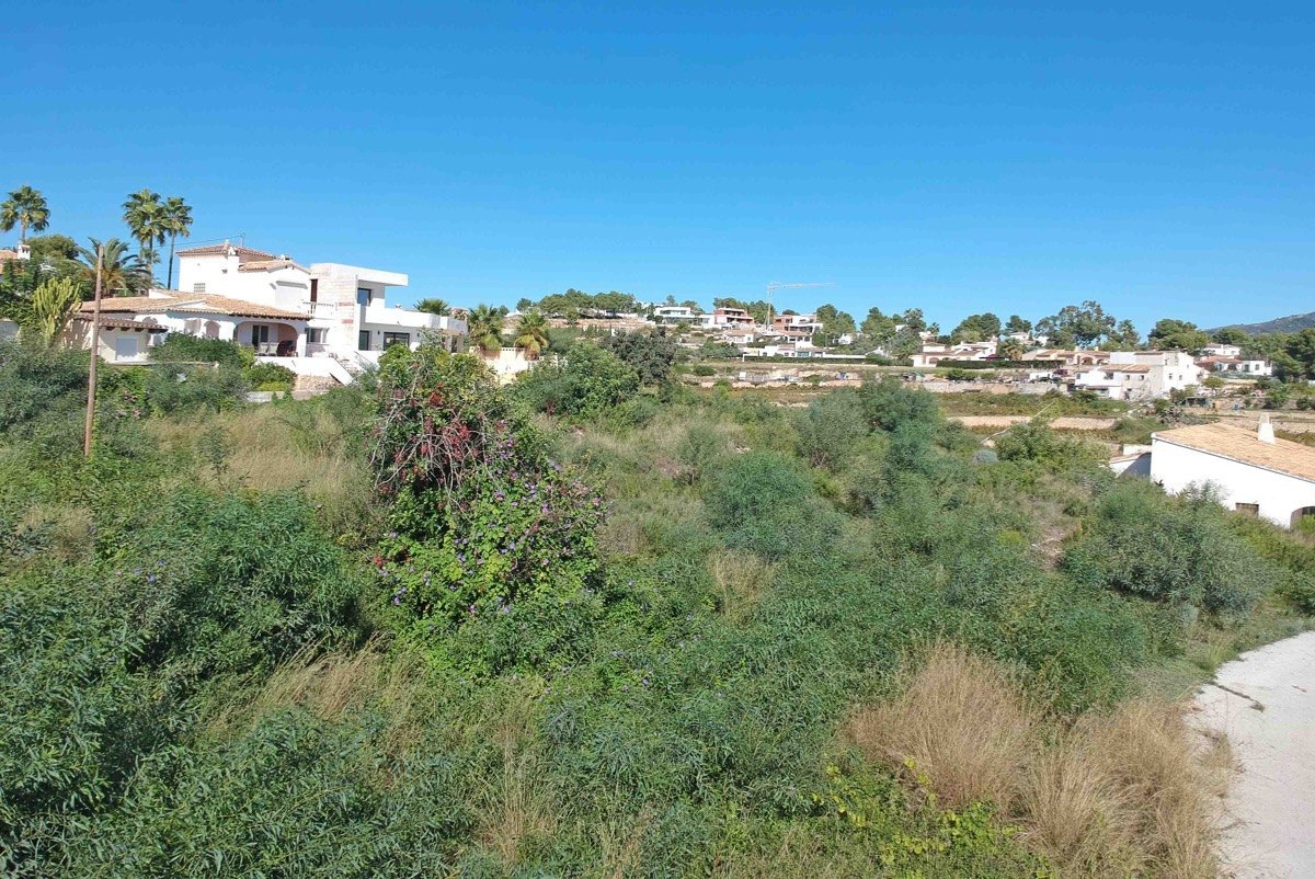 Nieuwbouw moderne villa met zeezicht te koop in Moraira