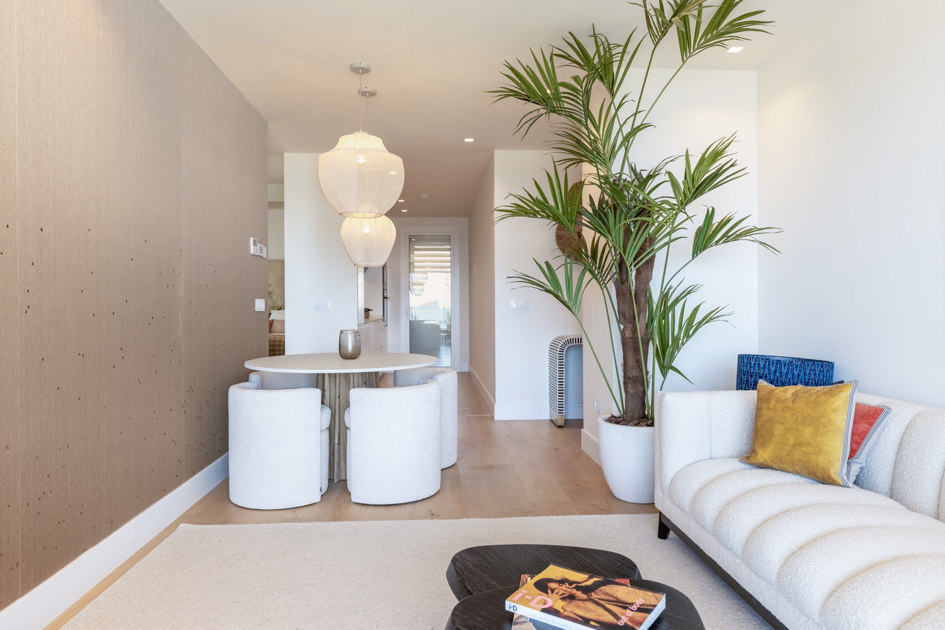 Apartamento moderno de obra nueva en primera linea de playa en venta en Benidorm